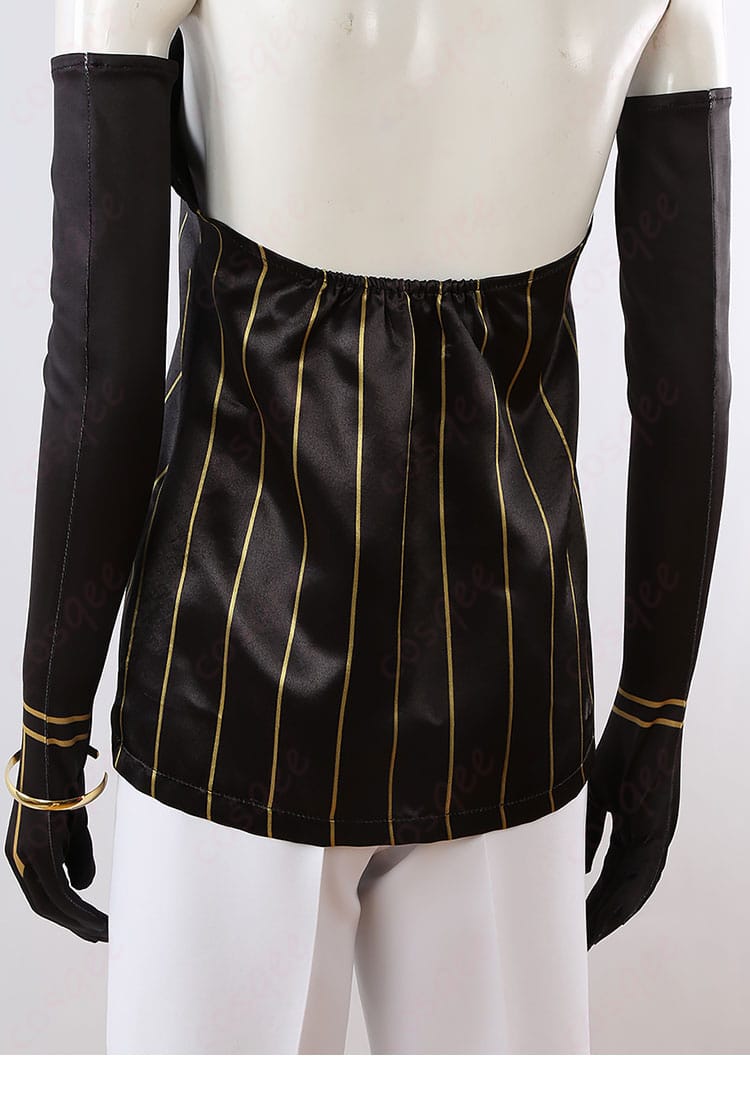 内搭衣装の背面ディテール、細部にわたる丁寧な仕上げ