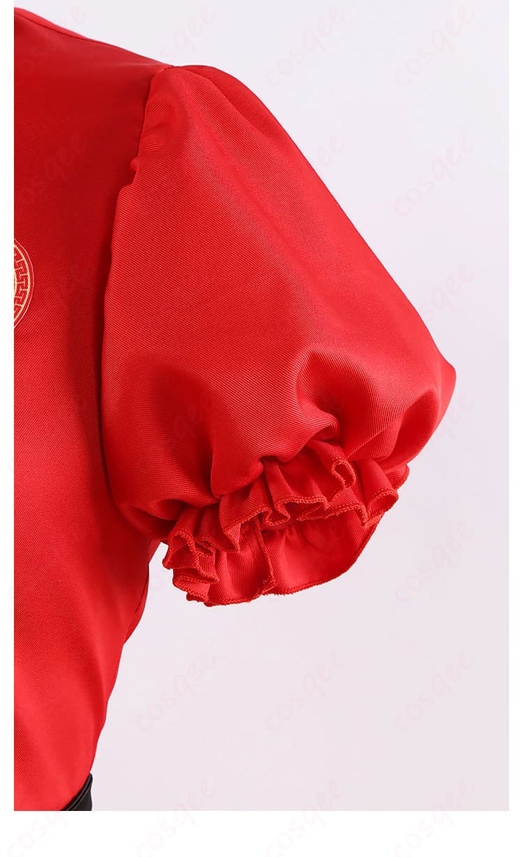 肩袖の装飾、朱城ルミのコスプレ衣装の美しいディテールを紹介。