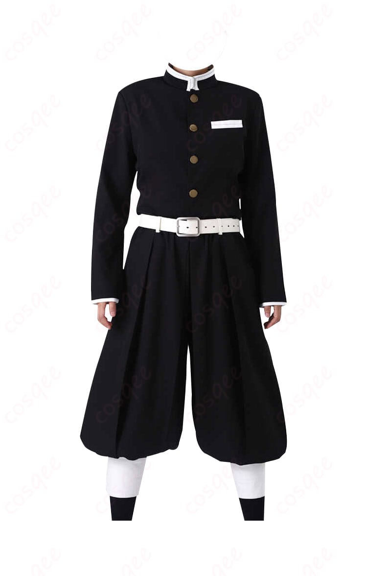 冨岡義勇コスプレ衣装の細かいディテール。刺繍入りの羽織と高いクオリティの仕上がりが見て取れる。