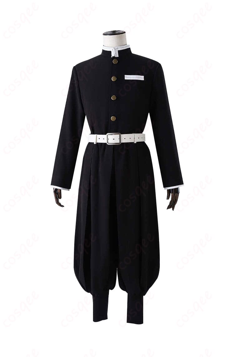 内側の服の正面ディテール。コスプレ衣装に必要なすべての細部が美しく再現されています。