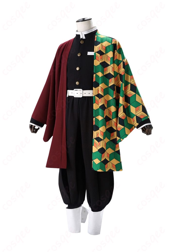 冨岡義勇コスプレ衣装の側面。ズボンとベルトのディテールがよく見える。