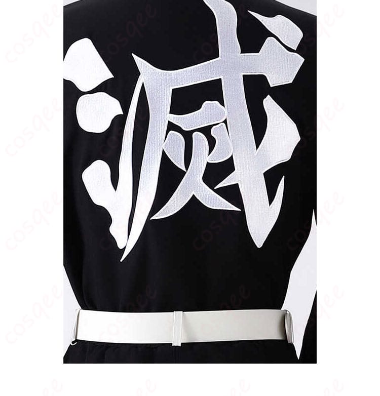 時透無一郎 コスプレ衣装 背面デザインの詳細。リアルに再現された刺繍と服のフィット感。