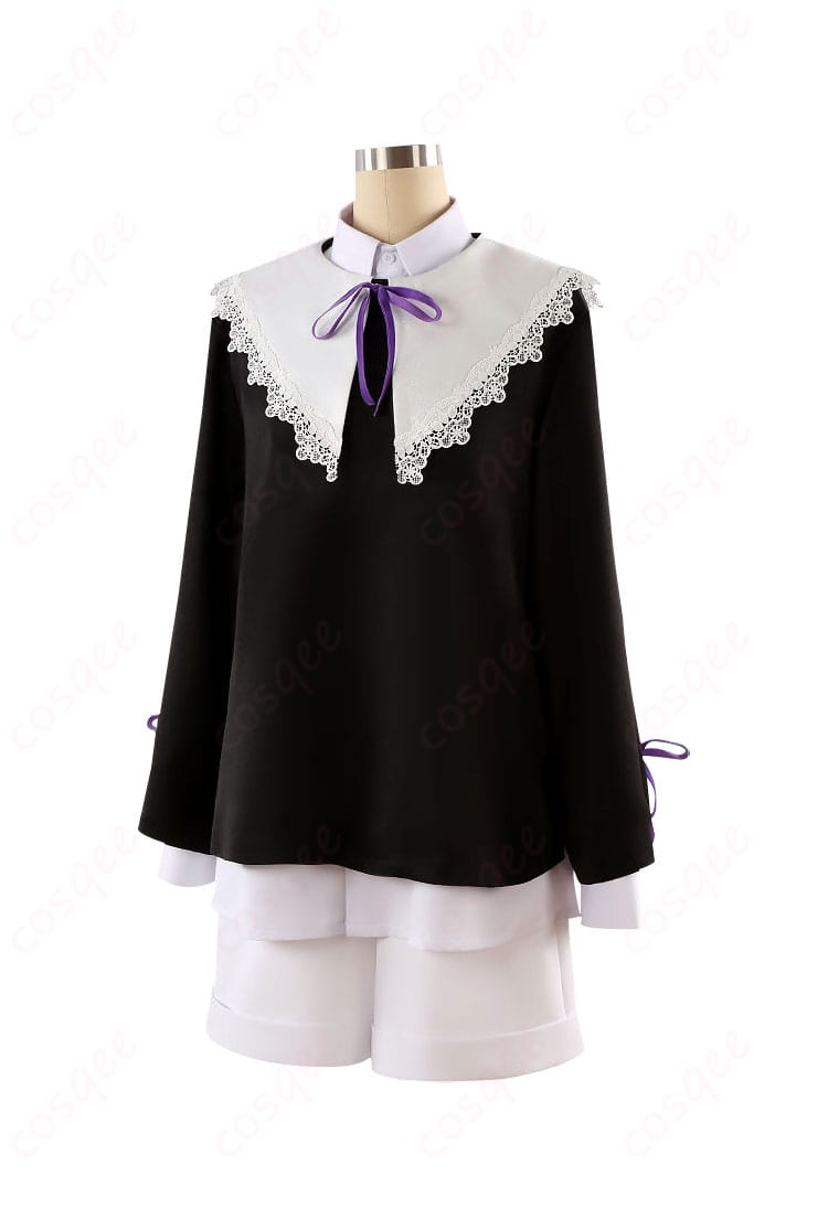 商品左側の角度からの画像。コスプレ衣装のディテールが確認でき、オーダメイド対応の特徴が見える。