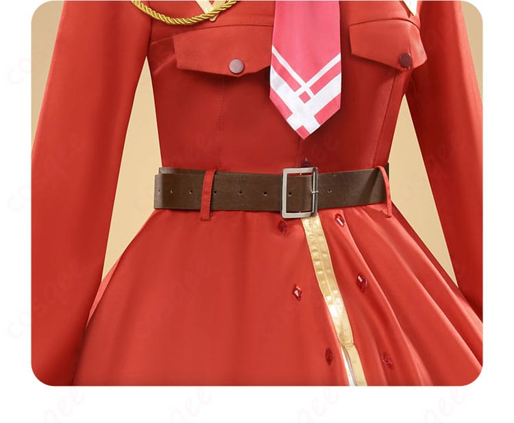 ウエストベルト装飾の詳細、ジル・サーヴェル衣装の腰ベルト部分のデザインに焦点を当てた写真。