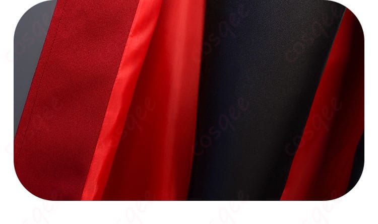 外套内側の装飾詳細画像。衣装の内側のディテールや質感がしっかりと表現されています。