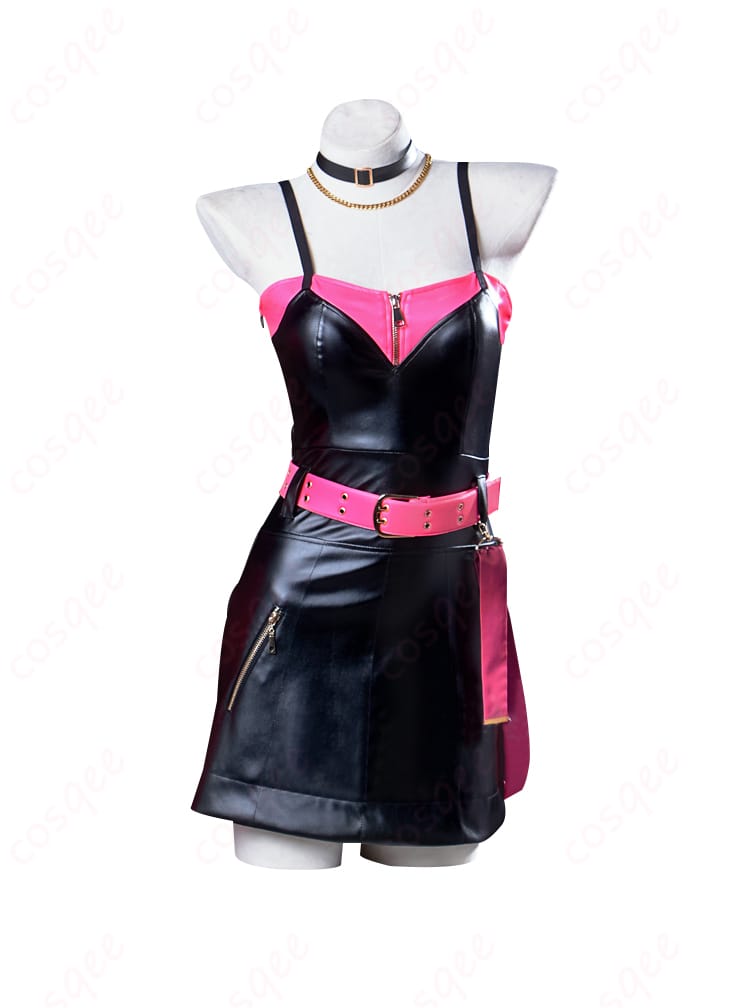 内側のワンピースディテール、質感が良く快適な着心地を提供。