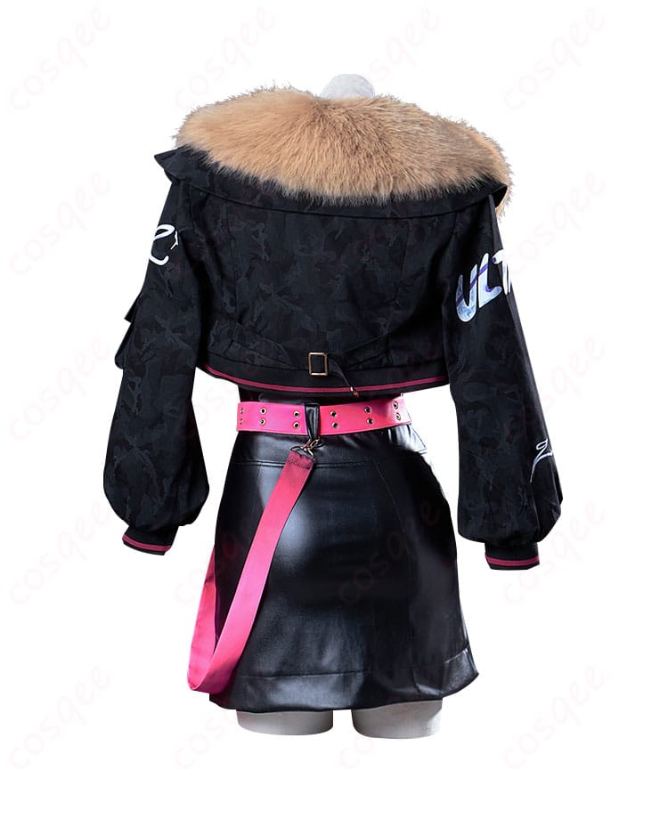 背面から見た小豆沢こはね コスプレ衣装、ディテールまでこだわったデザイン。