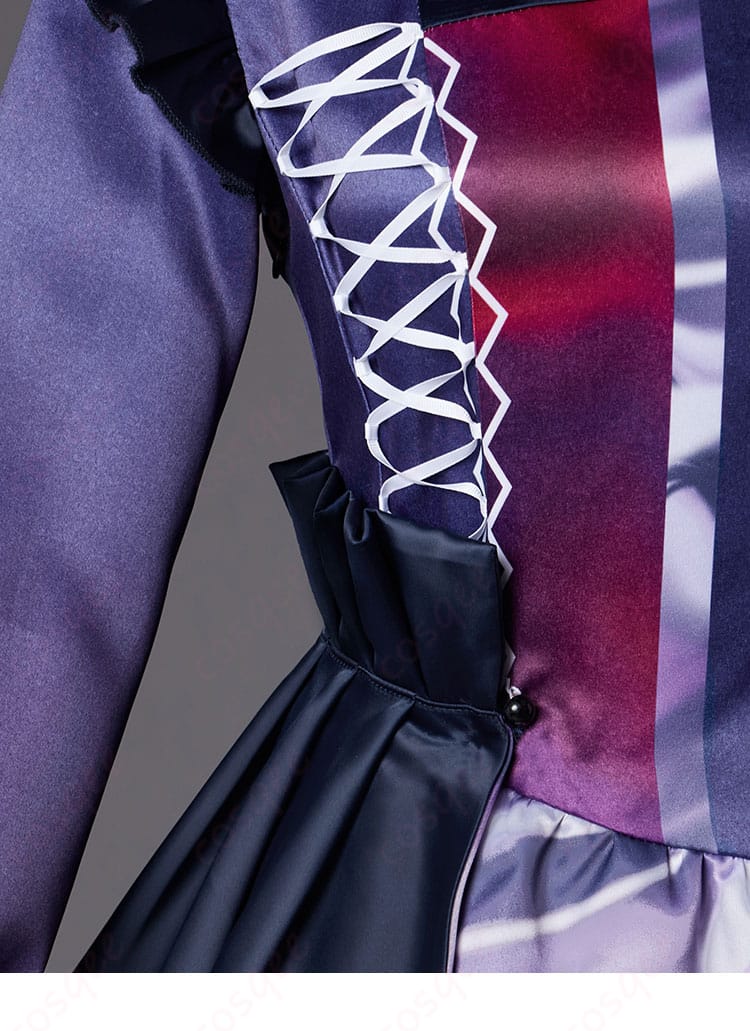 腰飾りの装飾詳細。細かい装飾が施された腰部分が魅力的なコスプレ衣装。