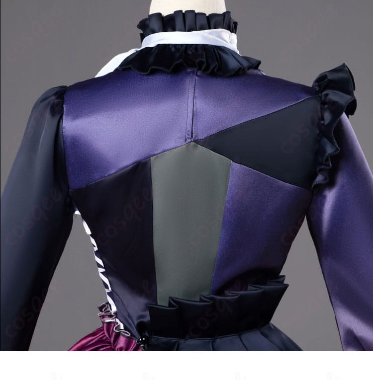 服装背面装飾の詳細。背中の装飾とフィット感にこだわり、キャラクターの印象を再現。