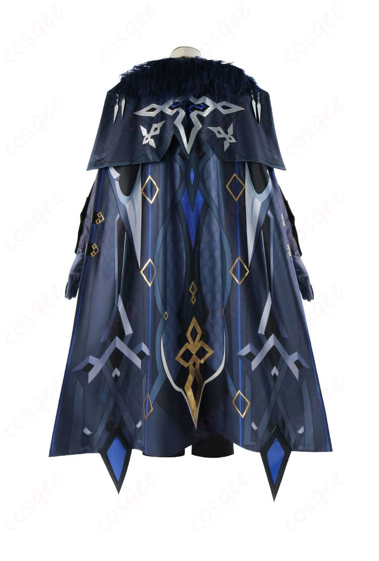 カピターノ コスプレ衣装の背面画像。背面のデザインと装飾が特徴的で、後ろ姿も完璧に再現されています。