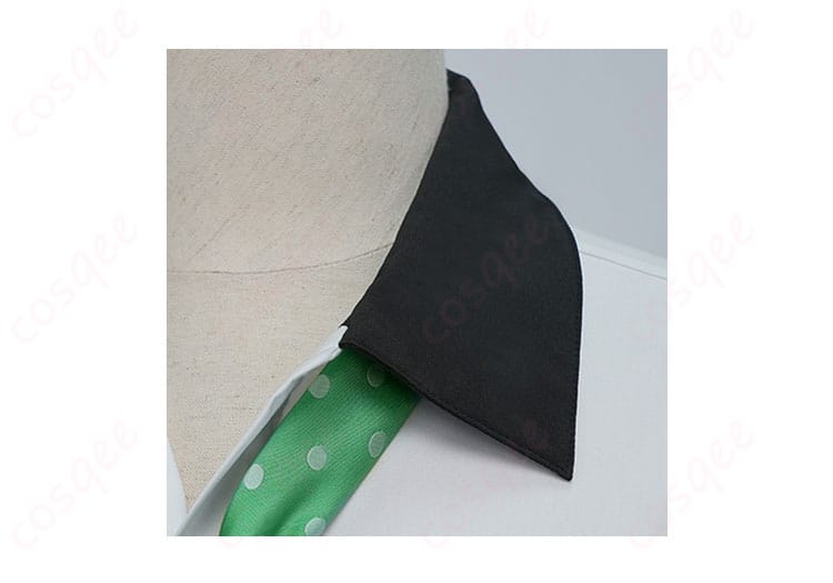 岩鳶高校夏男子制服コスプレ衣装の衣領装飾。細部まで再現された制服の襟部分。