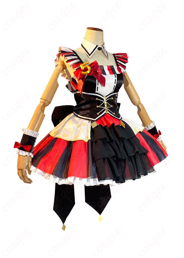 プリパラ 北条そふぃ コスプレ衣装の右側から見たデザイン。ディテールにこだわった作りが特徴。