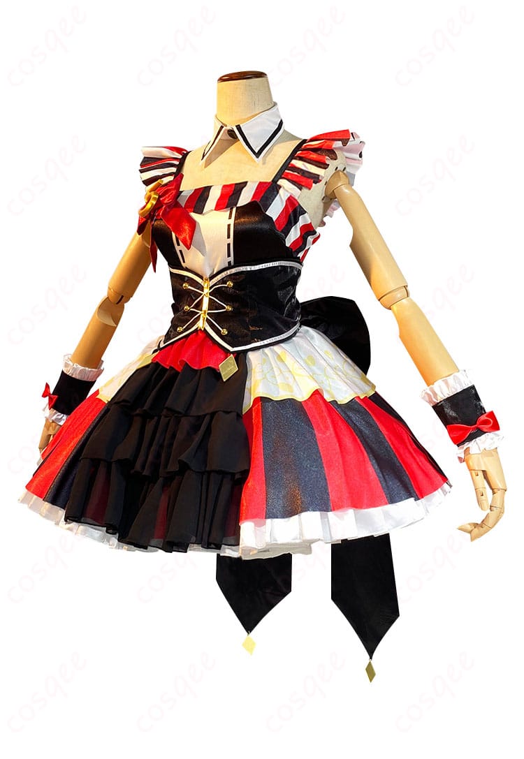 プリパラ 北条そふぃ コスプレ衣装の左側デザイン。華やかなデザインと精密な裁縫が特徴。