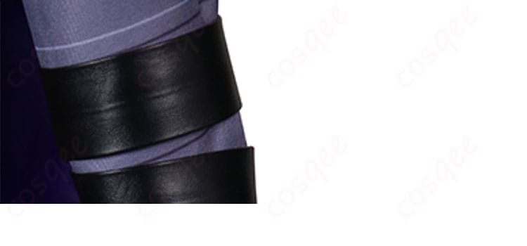 腕飾りの装飾ディテール。オーメン コスプレ衣装の細かなアクセサリーが特徴。