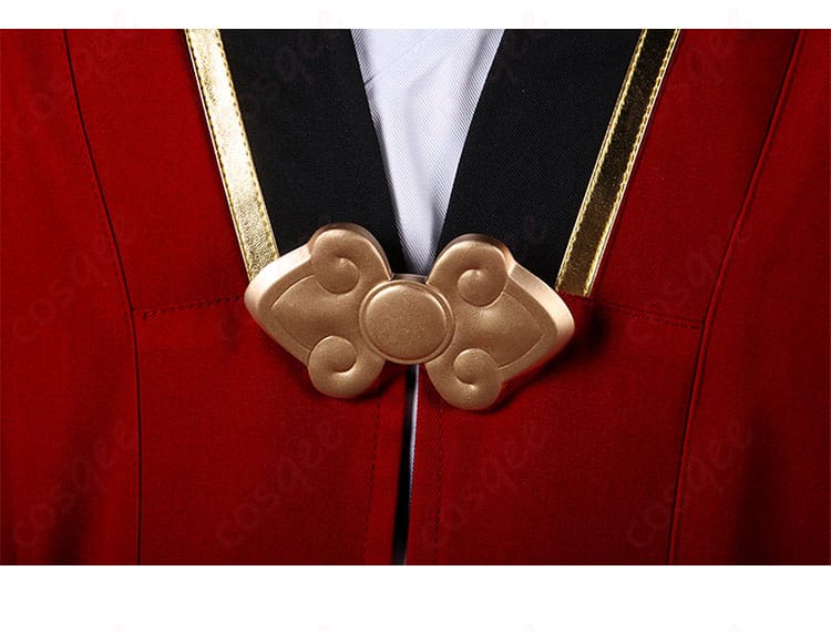 ウェイのコスプレ衣装の門襟部分の装飾詳細。刺繍と装飾が特徴的です。