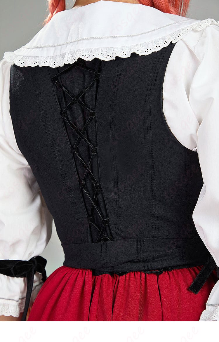 服の上衣背面の装飾ディテール:ホロの衣装上衣背面に施された装飾とデザイン。