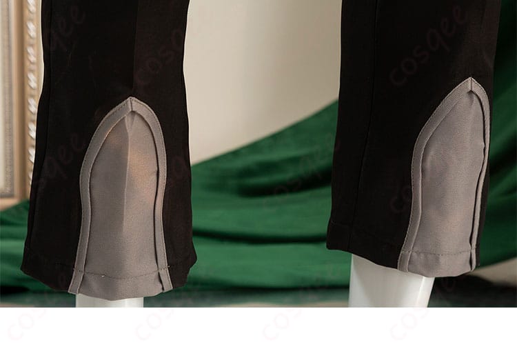 アベンチュリン衣装のズボンの細部、脚元まで美しいデザイン