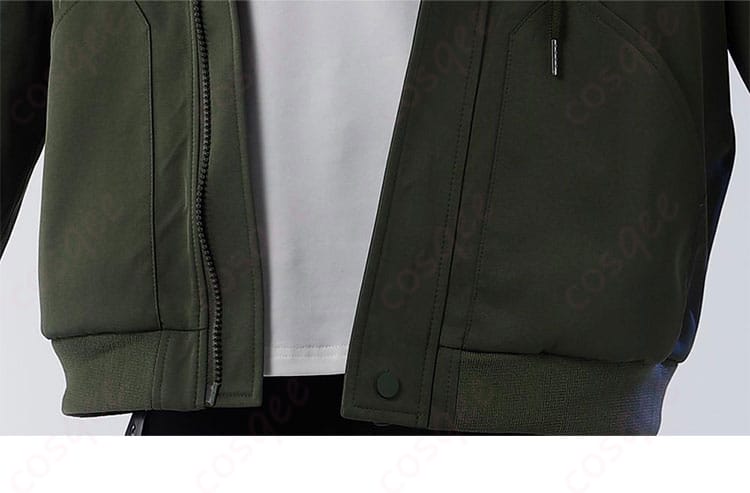 佐倉双葉のコスプレ衣装の衣摆部分の装飾をアップで撮影。ディテールが際立つ。