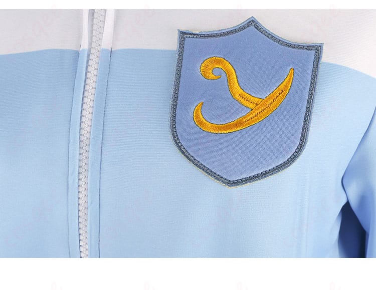 胸元のアイカツ!スタイルのロゴデザイン、特徴的な胸の装飾ディテール