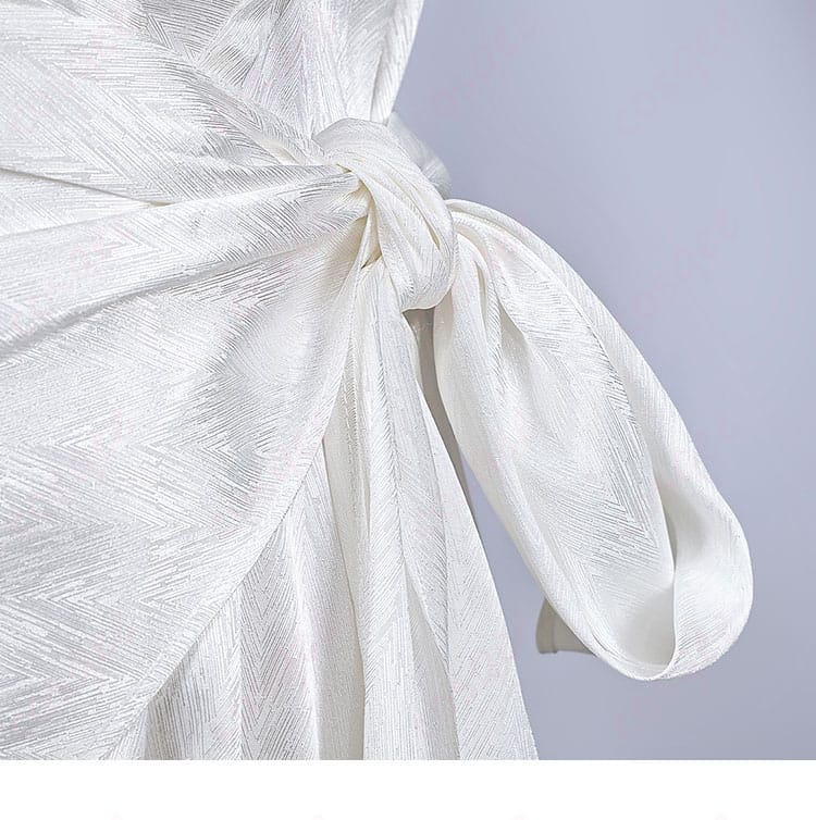 腰の結び目とリボンの装飾ディテール。優雅なリボンと結び目のデザイン。