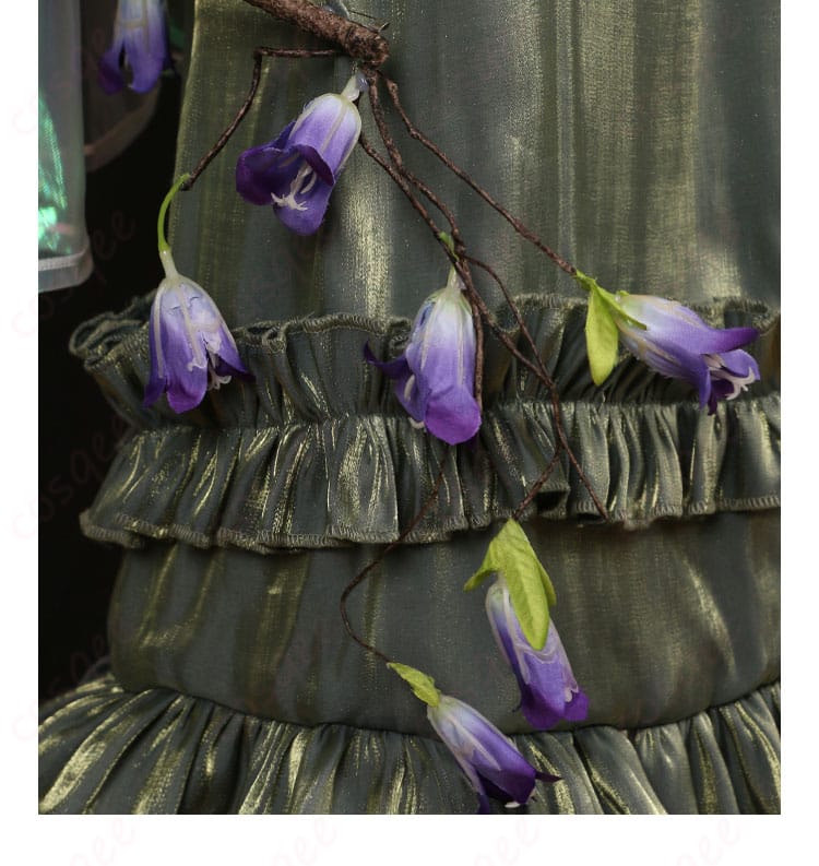 衣裾装飾の細部。「アニー・レスター」コスプレ衣装の華やかな裾部分。