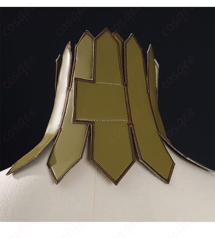 ダンジョン飯 リシオン コスプレ衣装 首飾りのディテール。細かなデザインでキャラクターの魅力を再現。