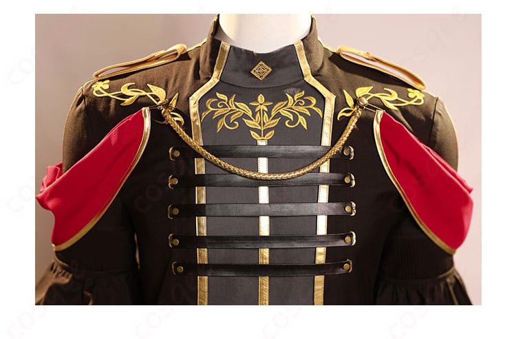 胸前装飾のディテール - セフィロス衣装の胸元の装飾部分に焦点を当てた画像。