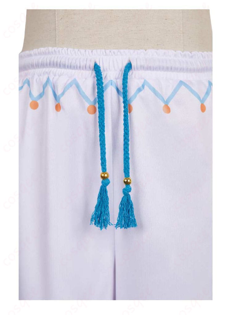 パンツのウエスト部分の装飾細部 – 空の衣装の特徴的なデザインが再現