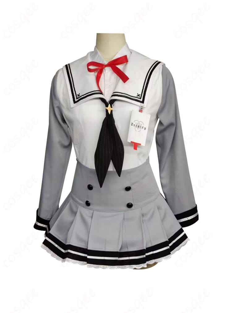 守月スズミのコスプレ衣装、領結と領帯の装飾。キャラクターの特徴的なアクセサリーを再現。