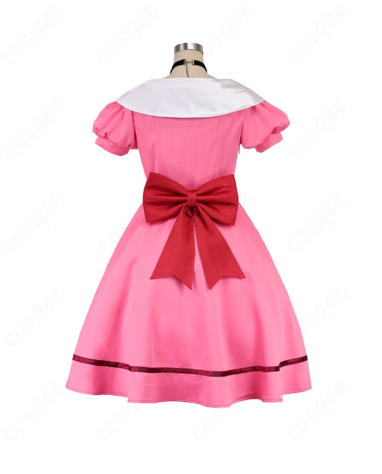 ヒカリのコスプレ衣装、背面のデザイン詳細。後ろ姿も忠実に再現されたコスプレ衣装。