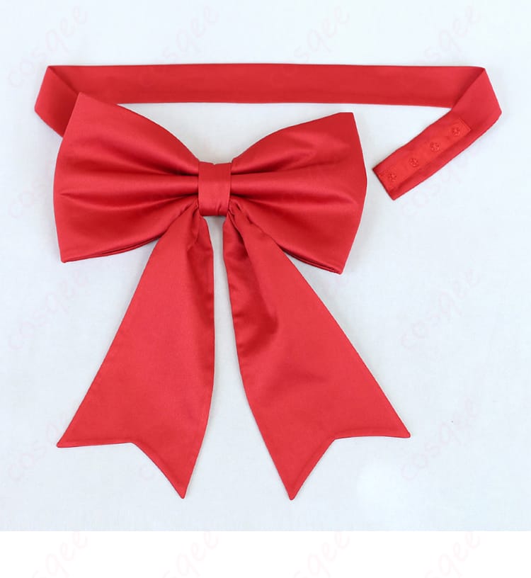 ヒカリのコスプレ衣装の蝶ネクタイ部分。コスプレ衣装に華やかさを加える重要なデザイン。