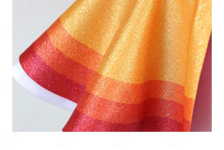 セレナのコスプレ衣装、スカートの装飾。動きやすさとデザイン性を兼ね備えた部分です。