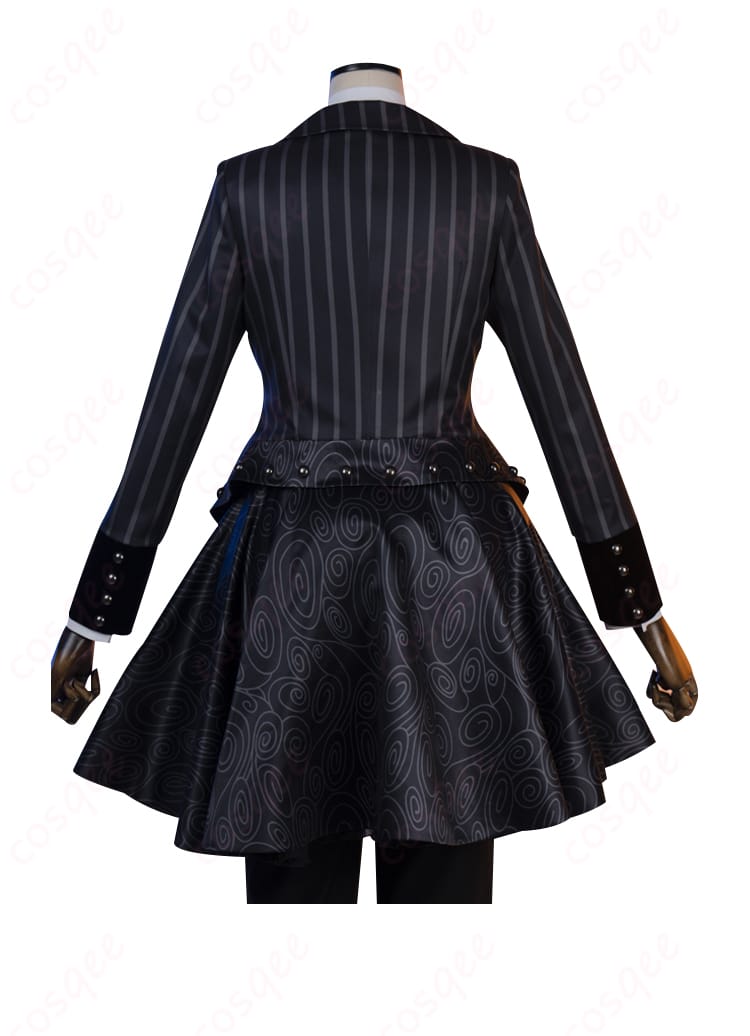 リドル・ローズハートコスプレ衣装の背面。完璧な再現と高いクオリティ。