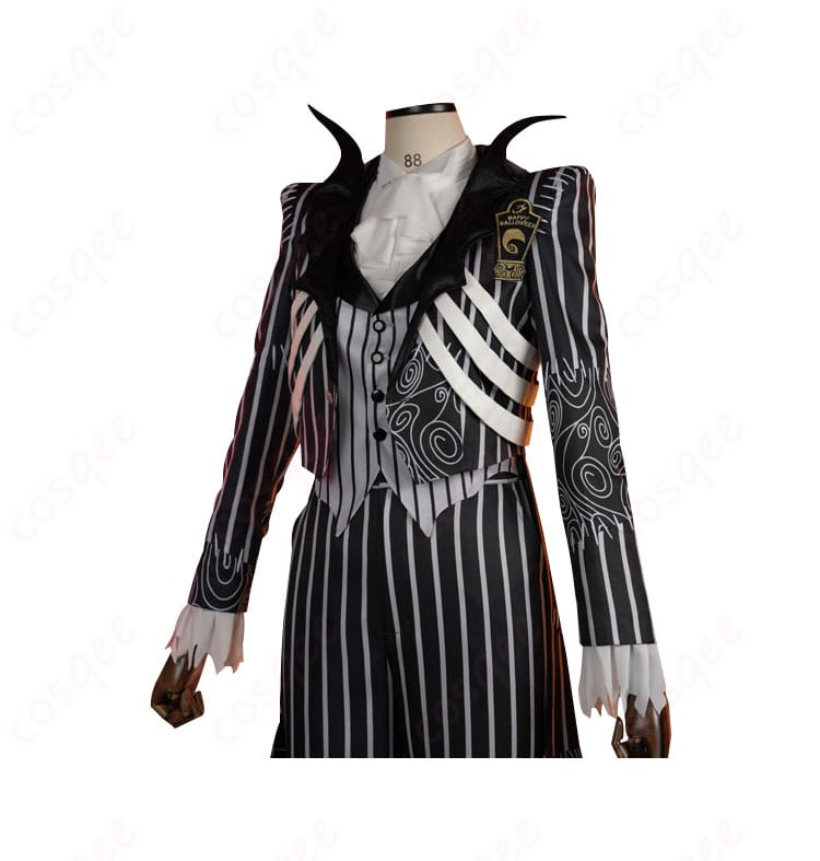 スカリー・J・グレイブスのコスプレ衣装、左側の装飾の詳細。精密な刺繍とデザイン。