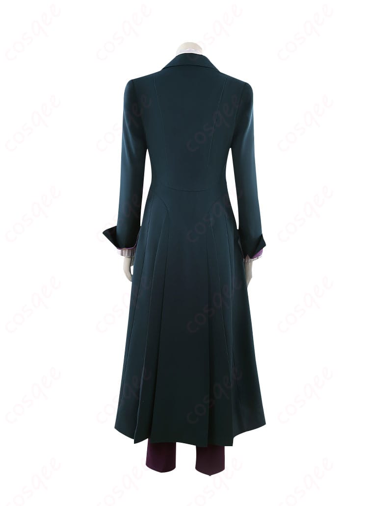 アガサ・ハークネス コスプレ衣装の背面ディテール。後ろ姿まで完璧に再現。