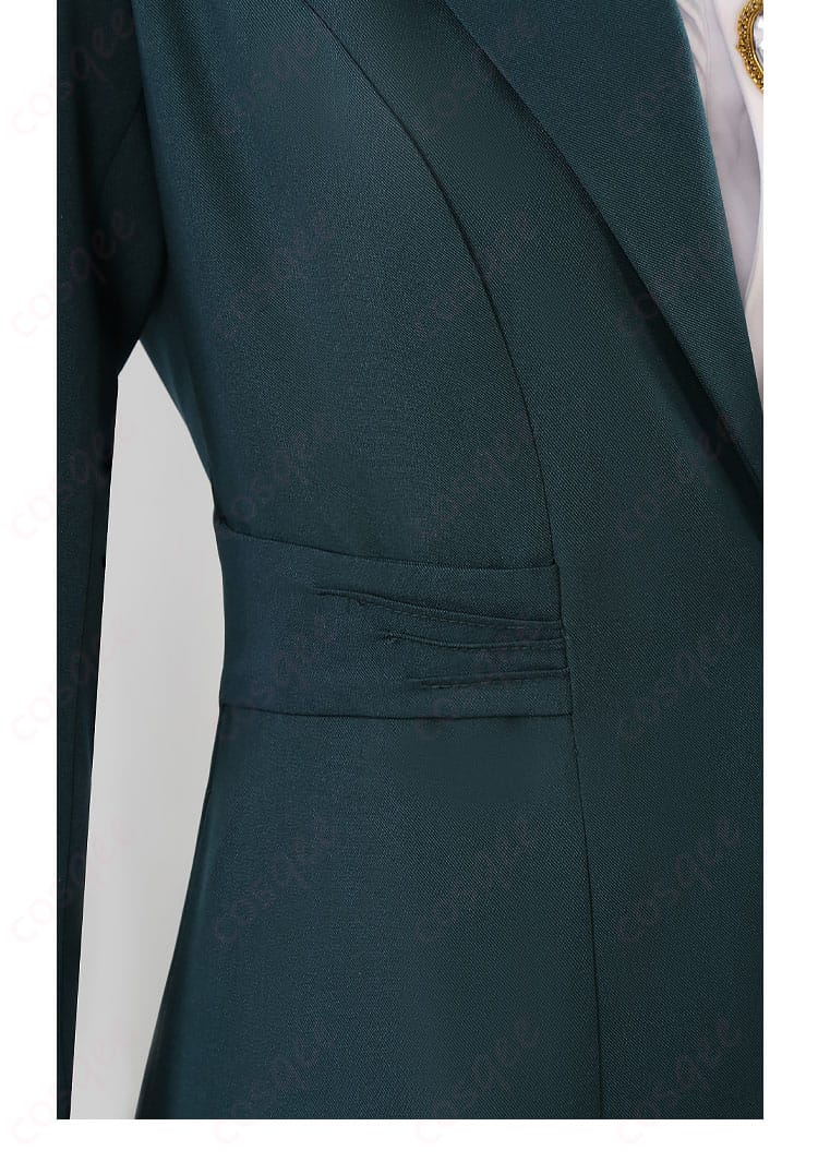 アガサ・ハークネス コスプレ衣装の腰の装飾細部。腰回りのデザインが特徴的。