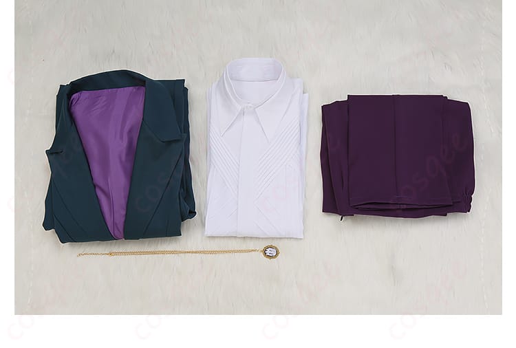 アガサ・ハークネス コスプレ衣装のセット内容を紹介する画像。全てのアイテムが見やすく配置されています。