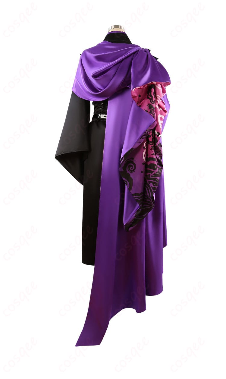 Fate/Grand Order 巌窟王 モンテ・クリスト コスプレ衣装の背面画像。後ろ姿も完璧に再現されたコスプレ衣装。