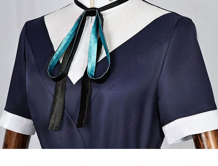 衣肩の装飾細部。ホタルの衣装の肩部分がエレガントに表現されています。