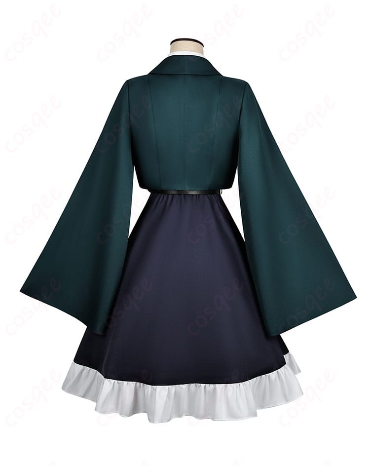 ホタルのコスプレ衣装の背面。後ろ姿も完璧に再現されています。