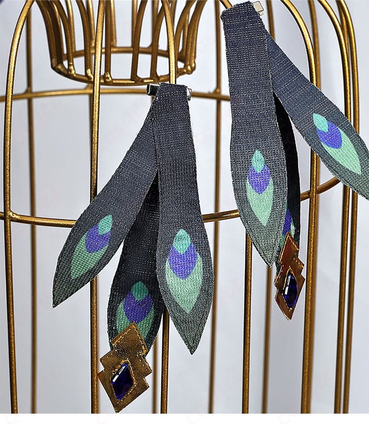 ヴィタのコスプレ衣装のイヤリング装飾、華やかな装飾がキャラクターの魅力を引き立てる。