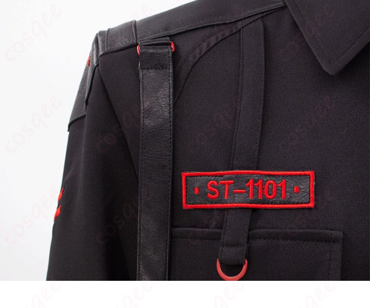 セイヤ コスプレ衣装の右胸に施された装飾の細かいディテール。