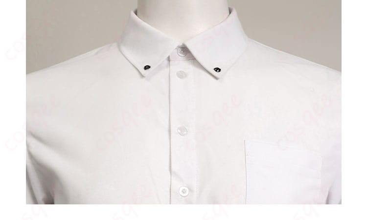 セフィロス内搭シャツの細部。デザインと質感のリアルさが際立っています。