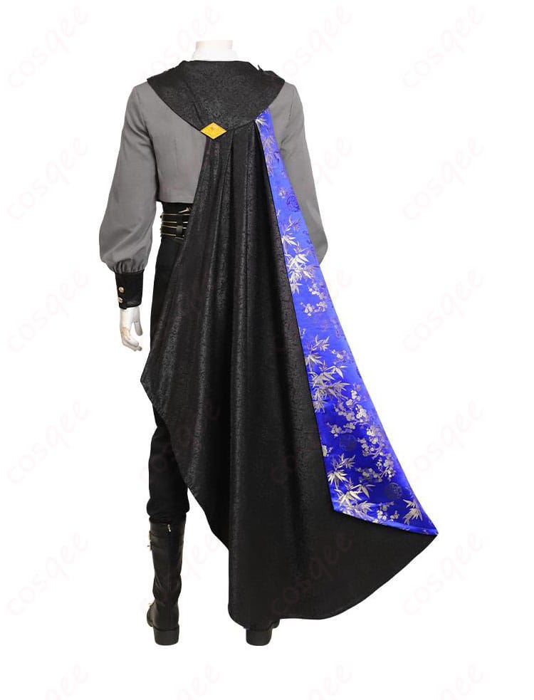 セフィロスのコスプレ衣装背面の詳細。背面のデザインも完璧に再現されています。