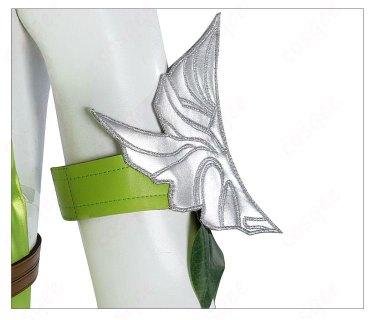 ノフィカコスプレ衣装の衣摆部分の細かい装飾のディテール。優れたデザイン。