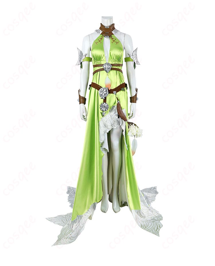 ノフィカのコスプレ衣装の正面からの詳細。ファイナルファンタジーXIVの忠実な再現。