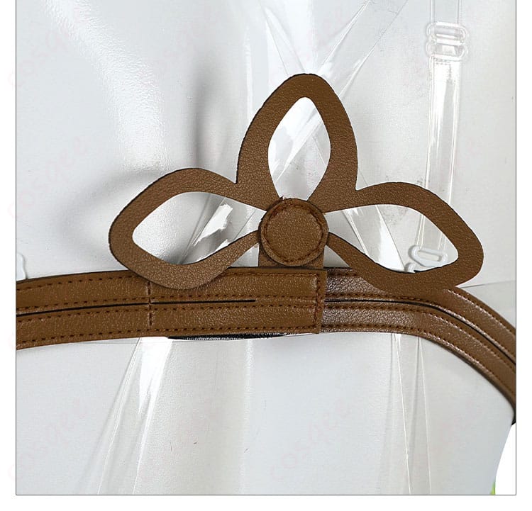 ノフィカ衣装の腕飾りのディテール。華やかなデザイン。