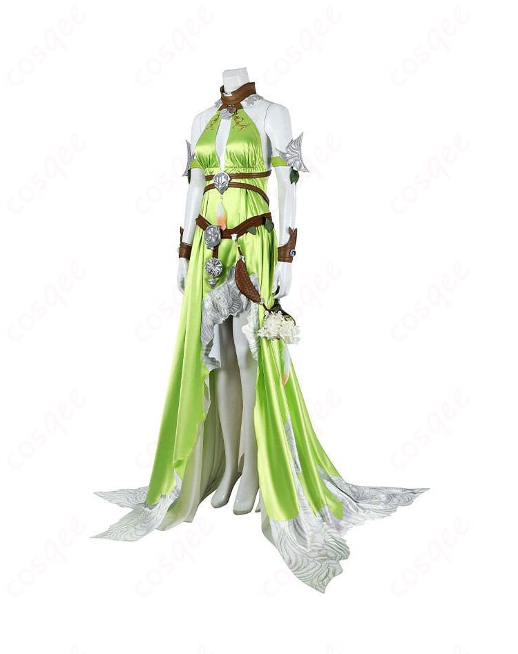 ノフィカコスプレ衣装の右側からのディテール。衣装のデザインをしっかり確認。