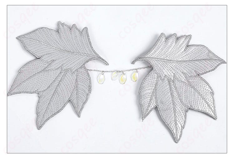 ノフィカコスプレ衣装の腕飾りのディテール。細かい装飾が魅力的。