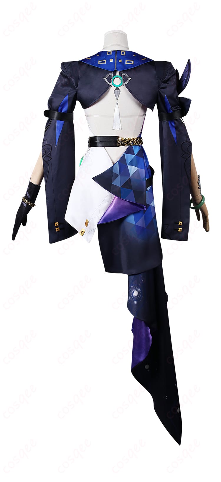 ジェイドのコスプレ衣装、背面のディテールが完璧に再現されたデザイン。